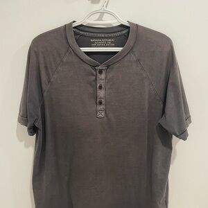 Banana Republic Men's Charcoal Henley Tee